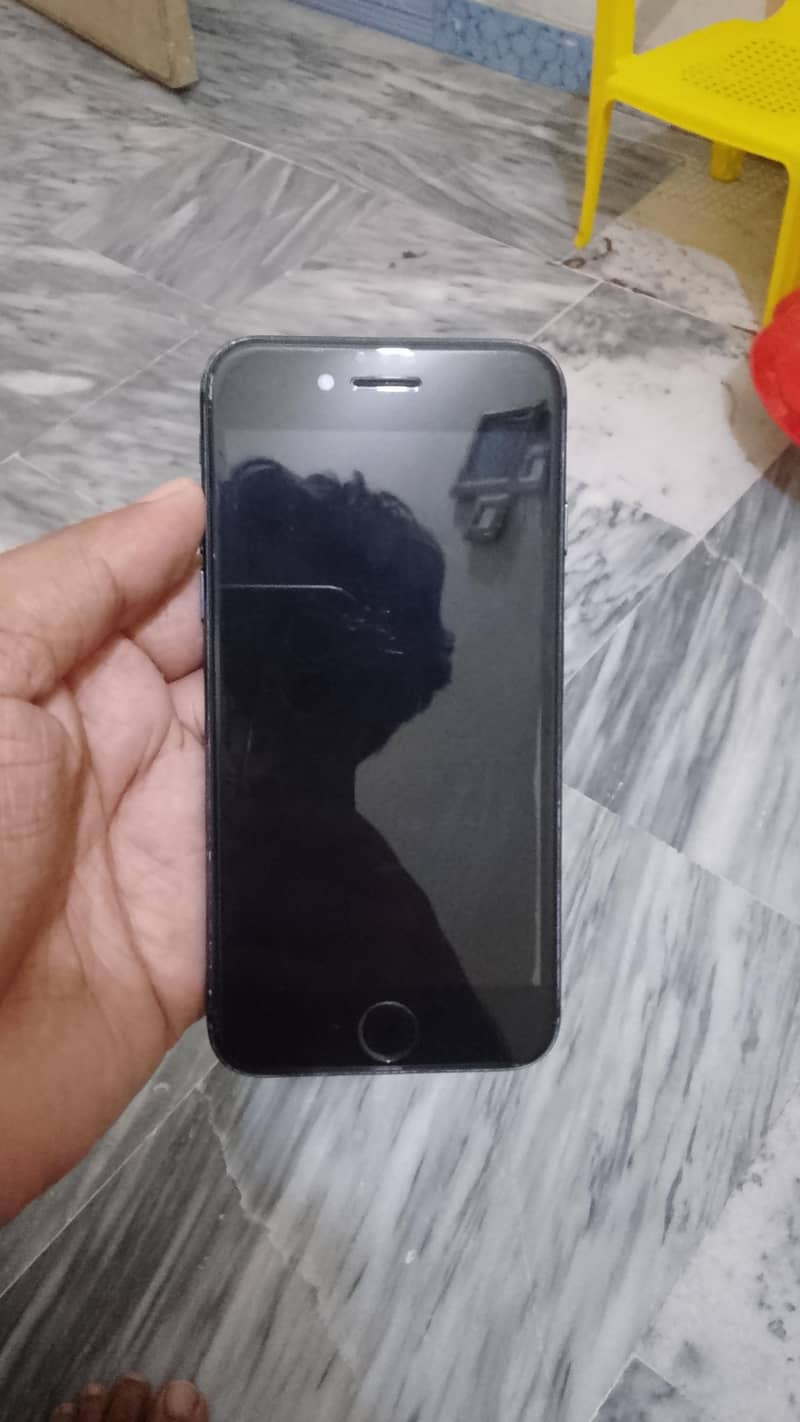 Apple iPhone 7 1