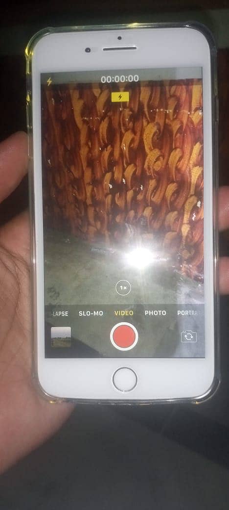 Apple iPhone 8 Plus 0
