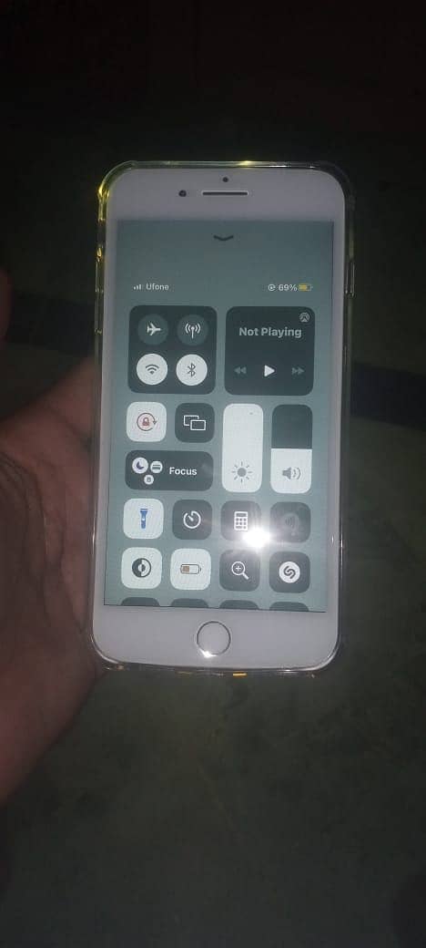 Apple iPhone 8 Plus 1