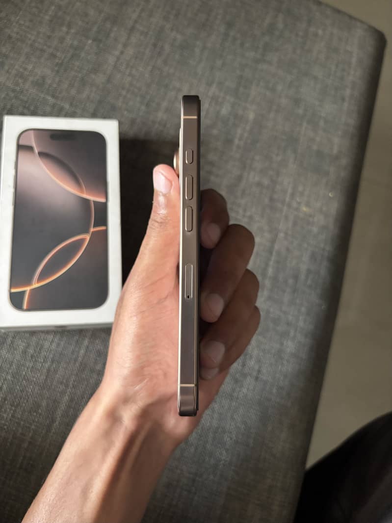 Apple iPhone 16 Pro 2