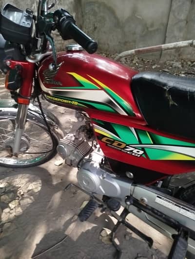 Honda cd70 2022 1st owner total genuine lush push biomatric on spot