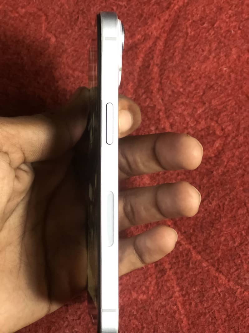 Apple iPhone 14 3