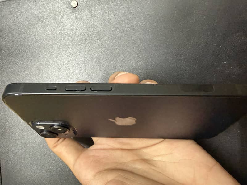 Apple iPhone 14 4