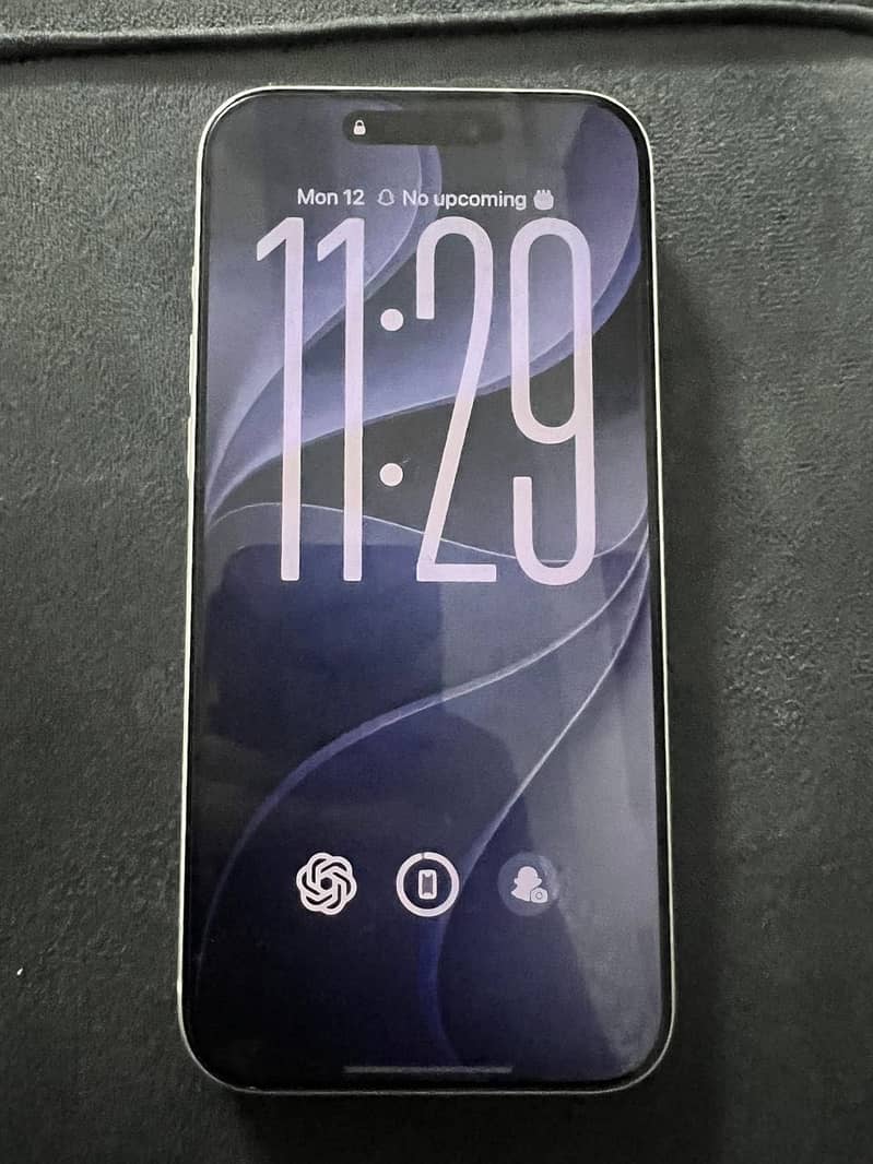 Apple iPhone 17 Pro Max 4
