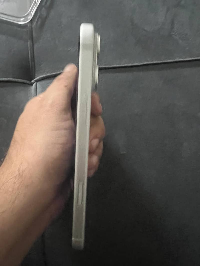 Apple iPhone 17 Pro Max 5