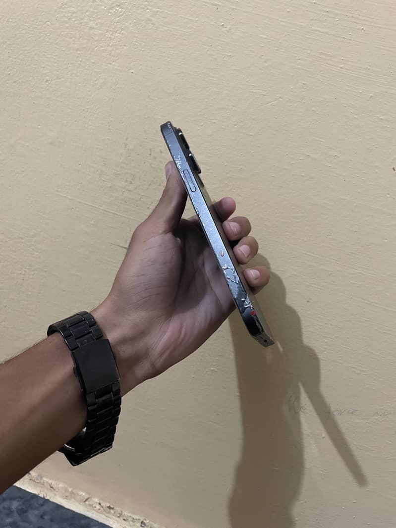 Apple iPhone 14 Pro Max 1