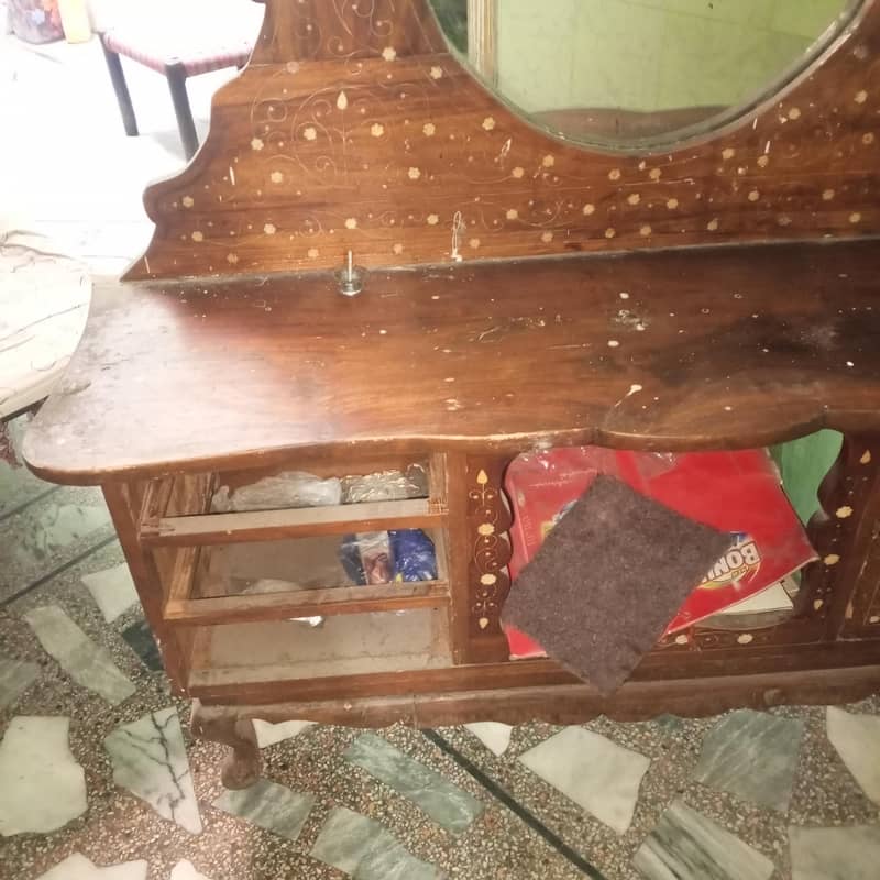 dressing table 3