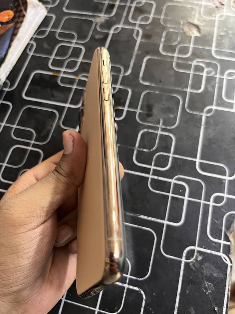 Apple iPhone 11 Pro 5