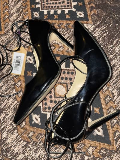 Black court shoes heels