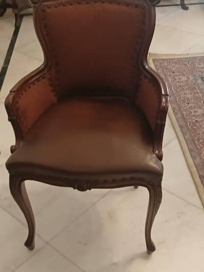 LEATHER CHAIR