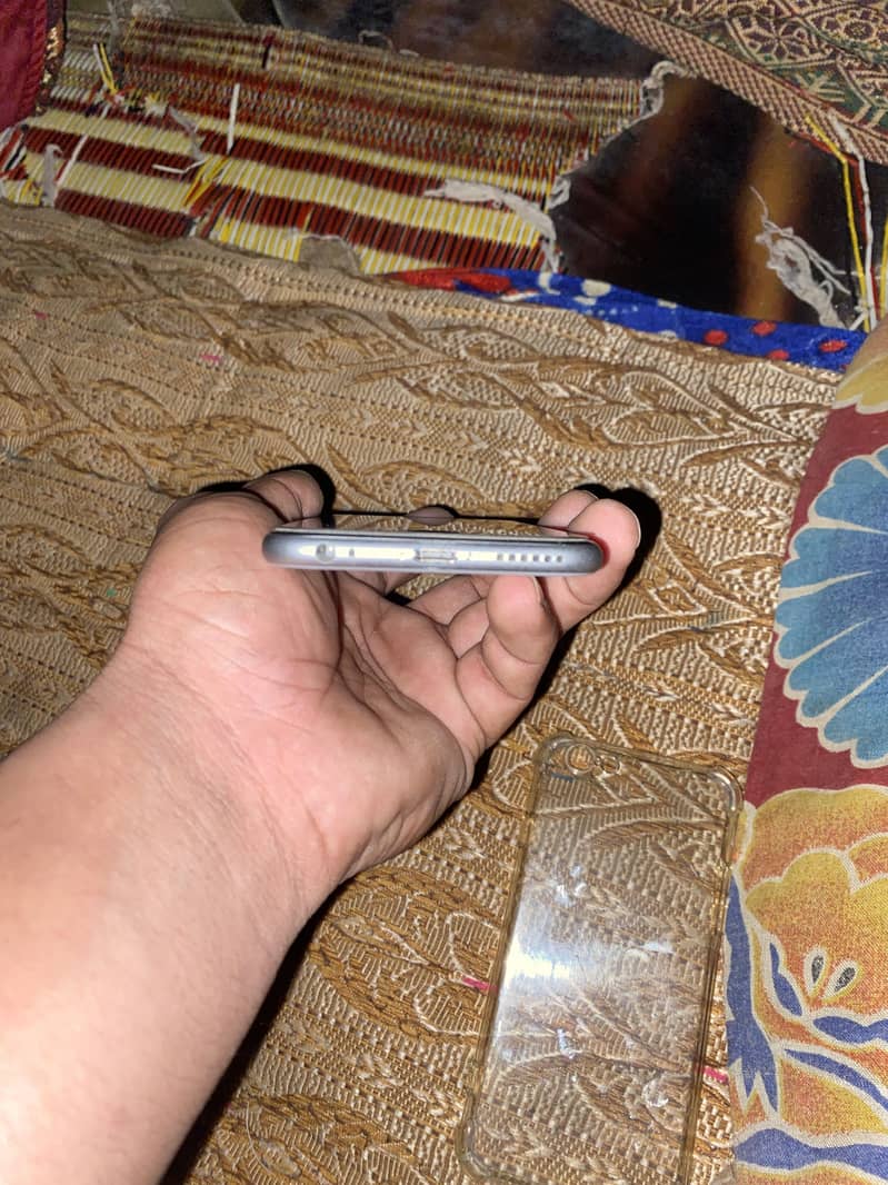 Apple iPhone 6S 3