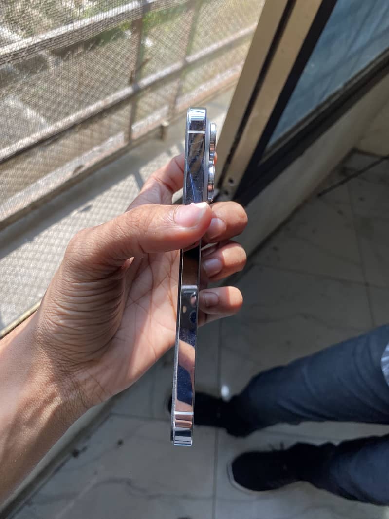 iPhone 14 pro 2