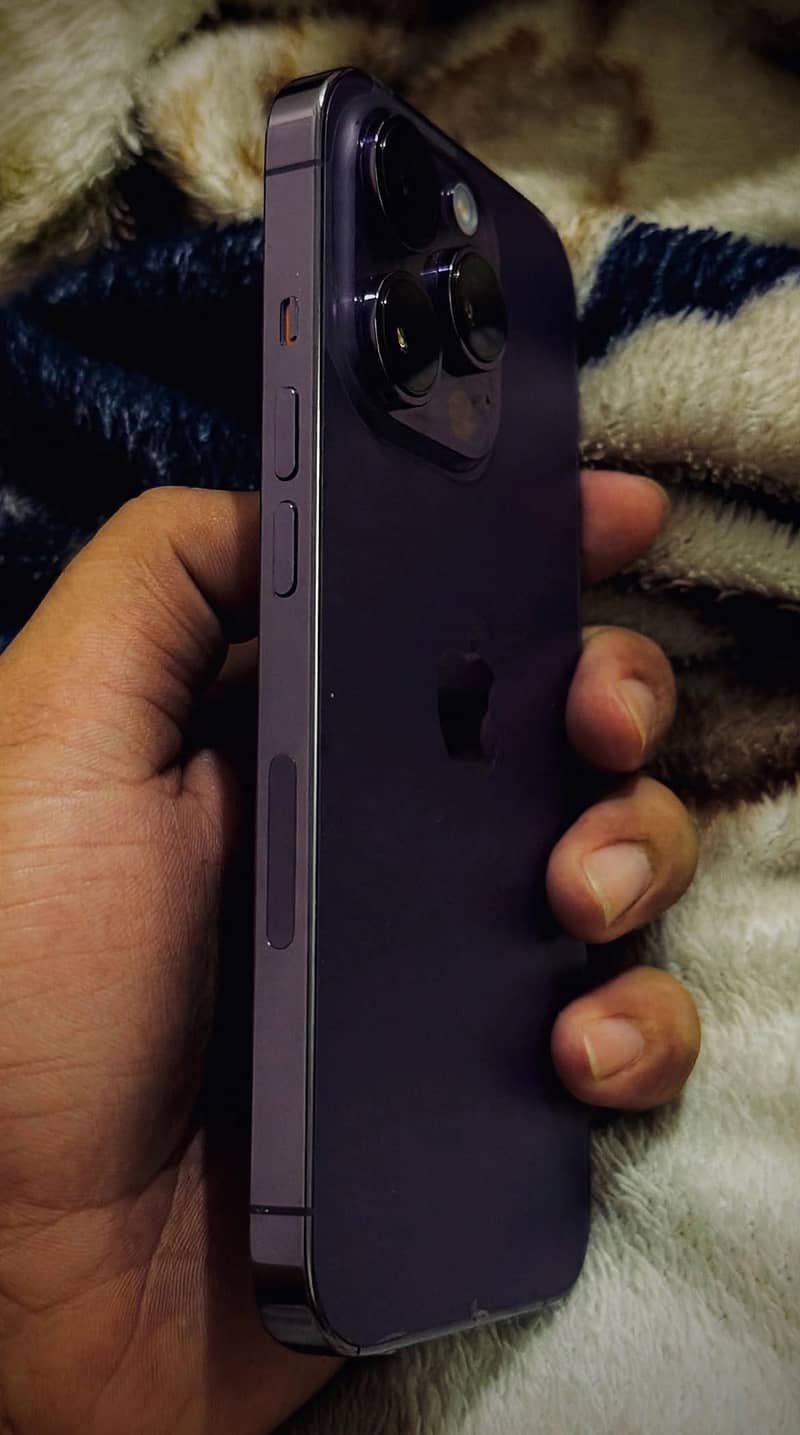 Apple iPhone 14 Pro 1