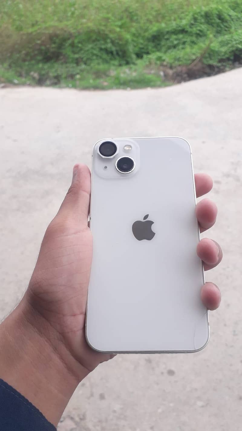 Apple iPhone 13 0