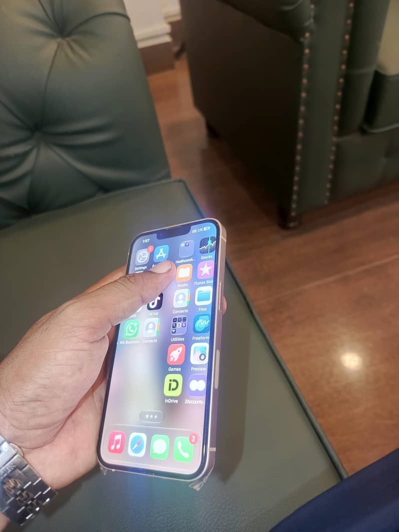Apple iPhone 13 1