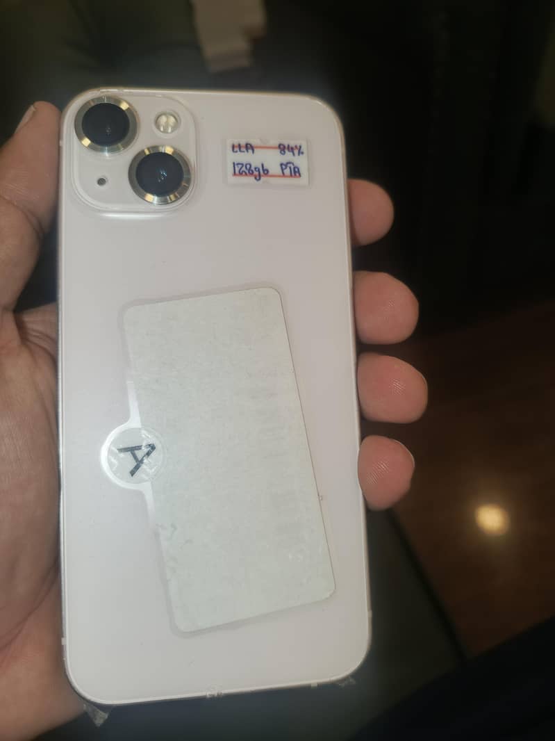Apple iPhone 13 4