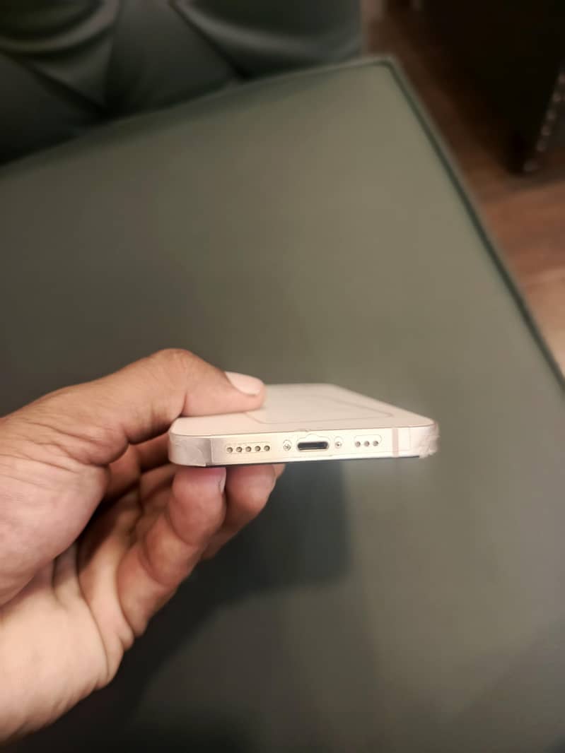 Apple iPhone 13 7