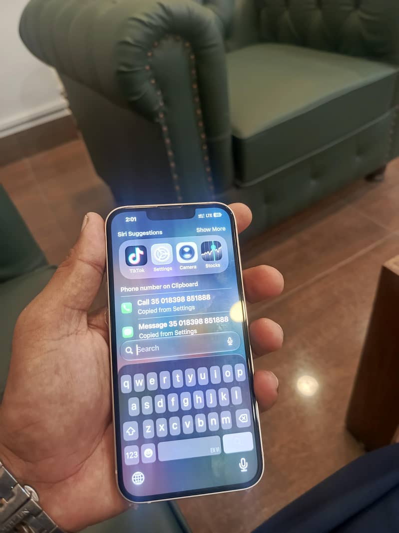 Apple iPhone 13 11