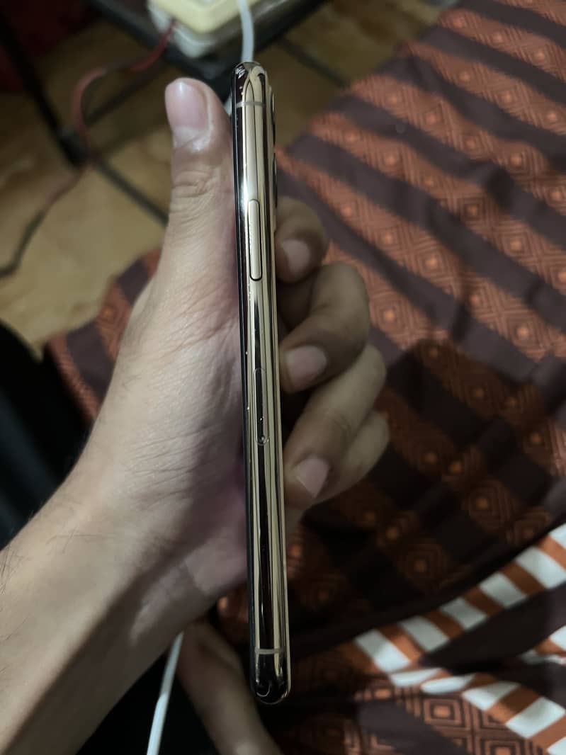 Apple iPhone 11 Pro 1