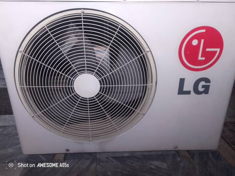 Lg . . 3