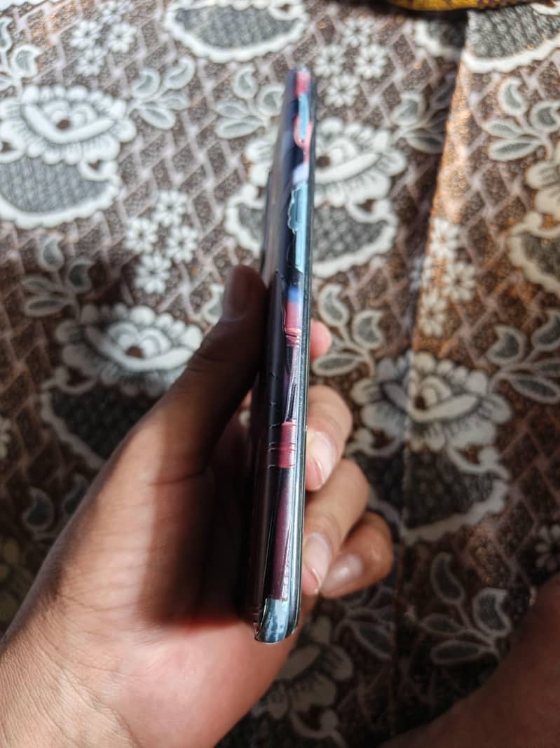 OPPO A76 3
