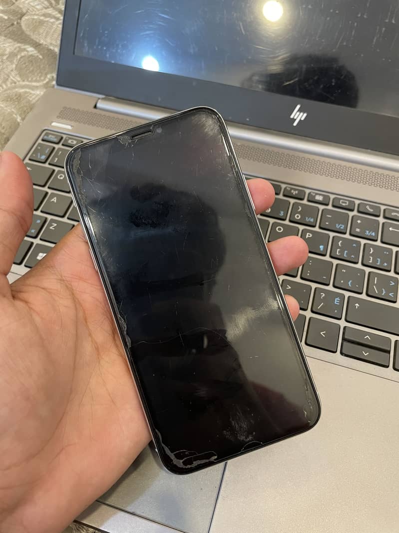 Apple iPhone X 3
