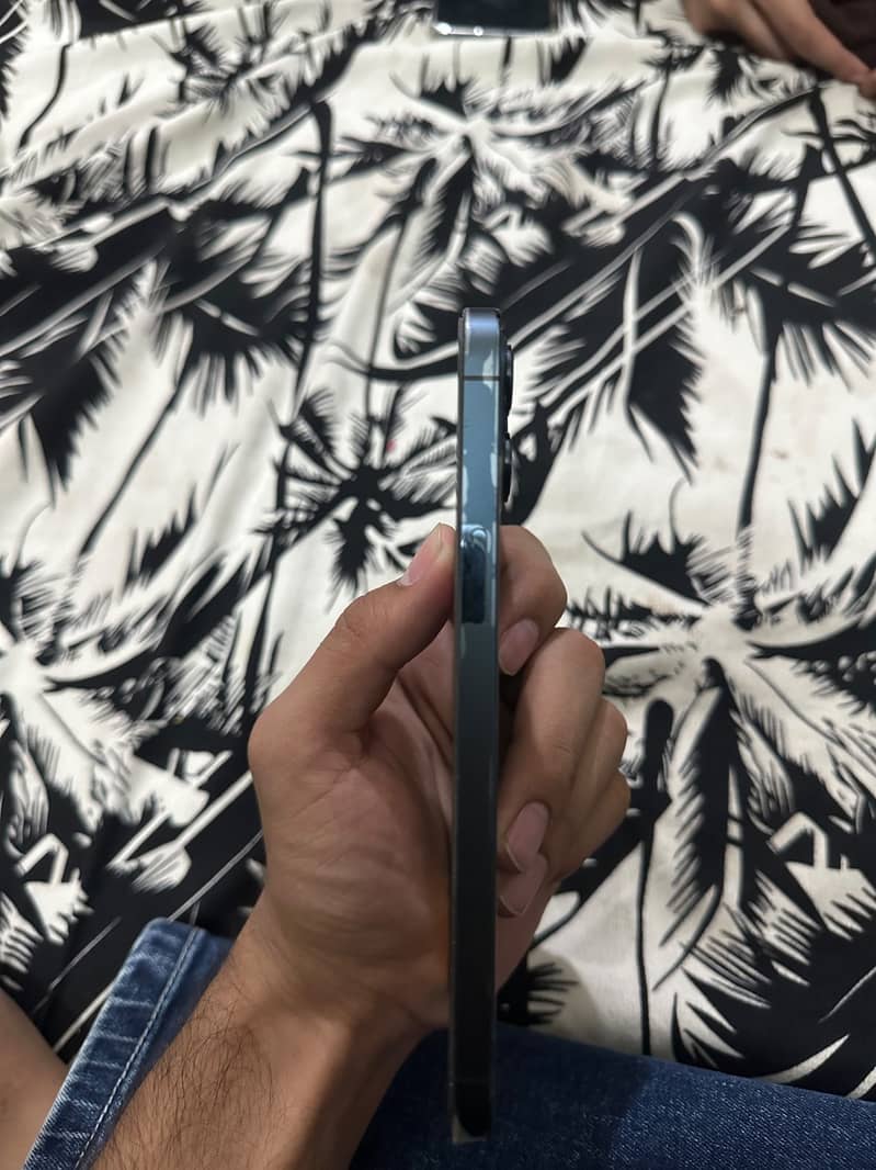 Apple iPhone 12 Pro Max 0
