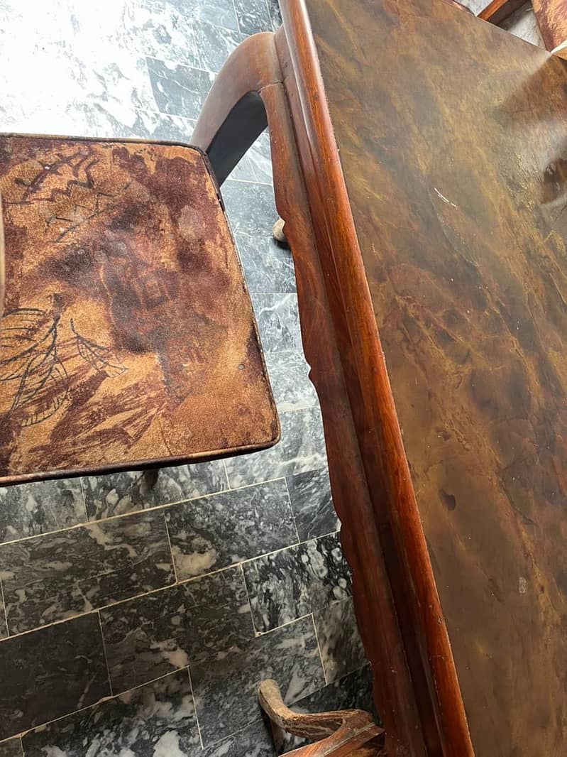 Dining Table with 5 chairs 0