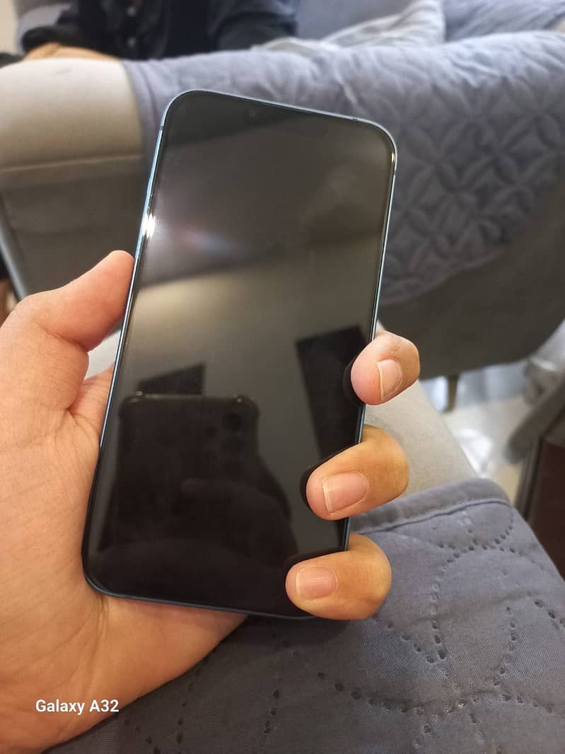 Apple iPhone 13 2
