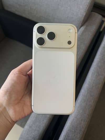 Gnext iPhone 17 Pro Max - 92% battery still in warranty - 256gb