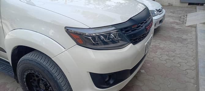 Toyota Fortuner 2013