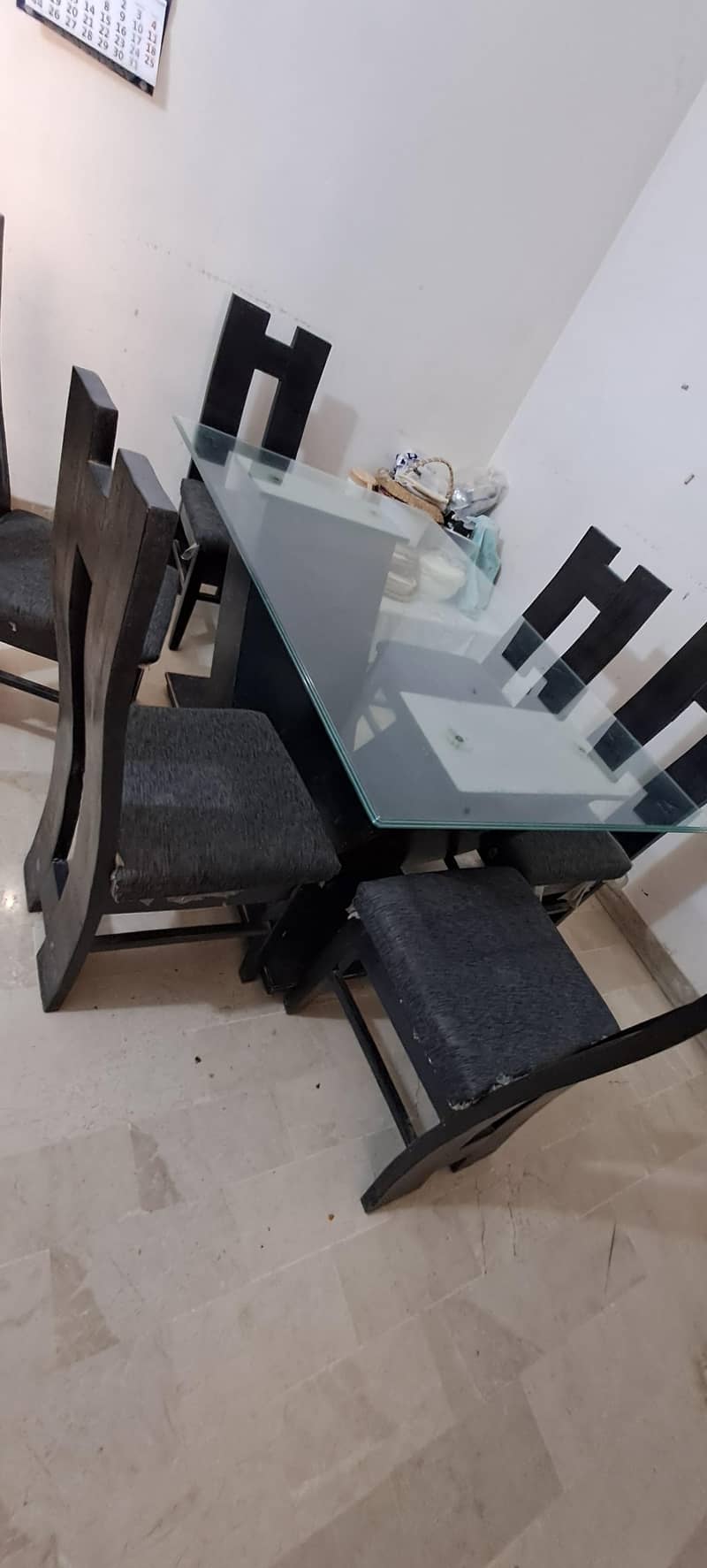 6 seater dining table 0