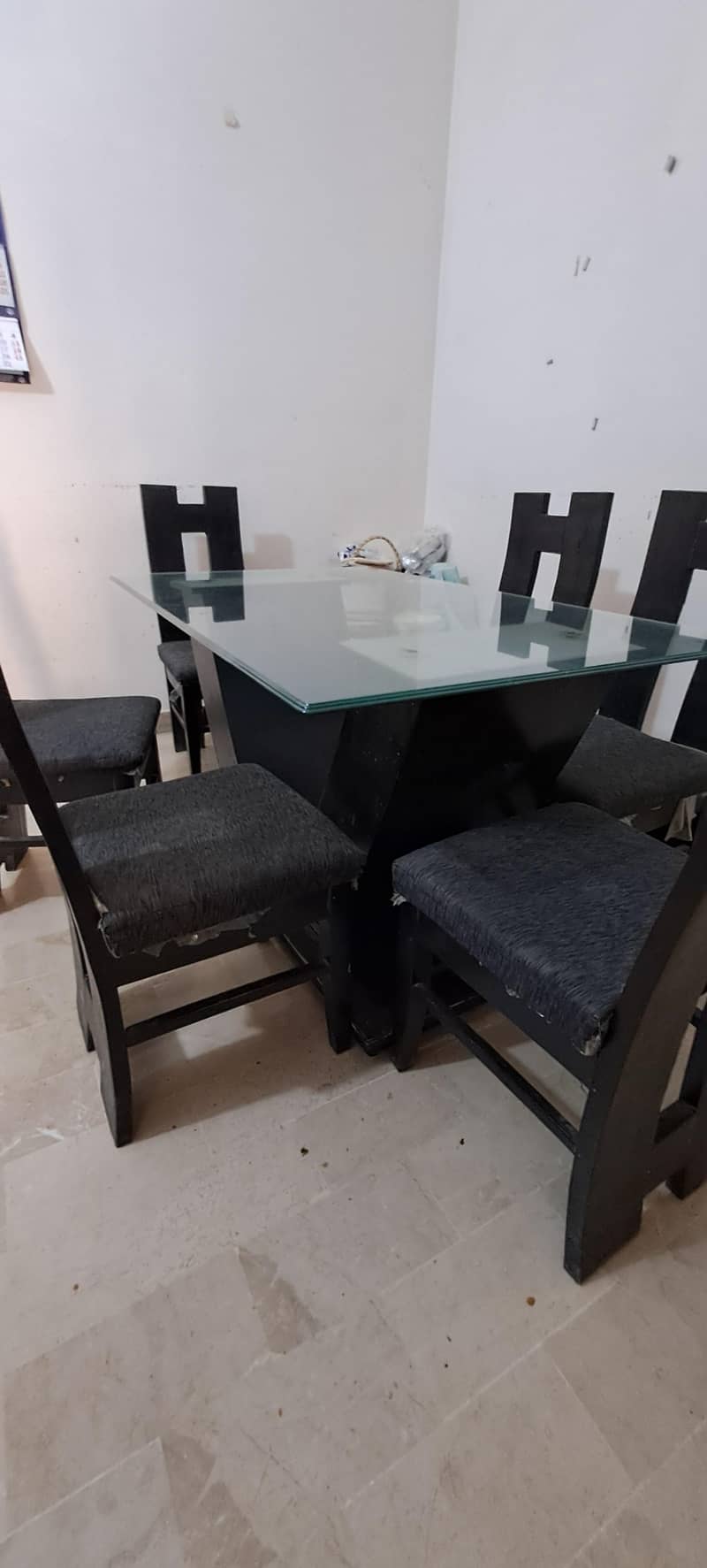6 seater dining table 1
