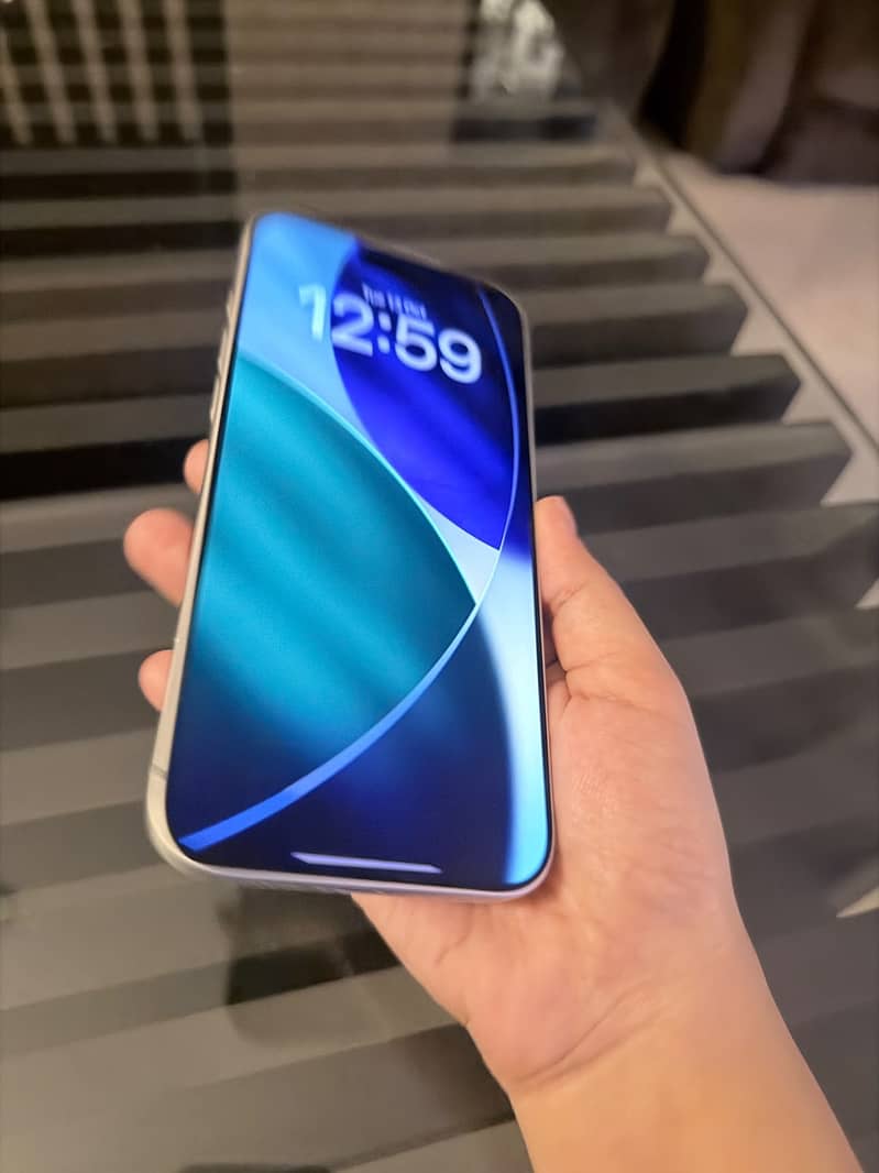 Apple iPhone 17 Pro Max 2