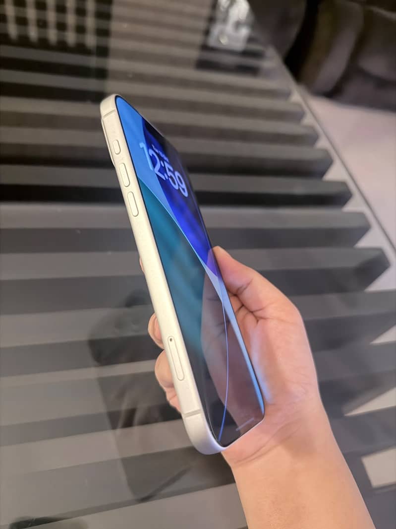 Apple iPhone 17 Pro Max 4