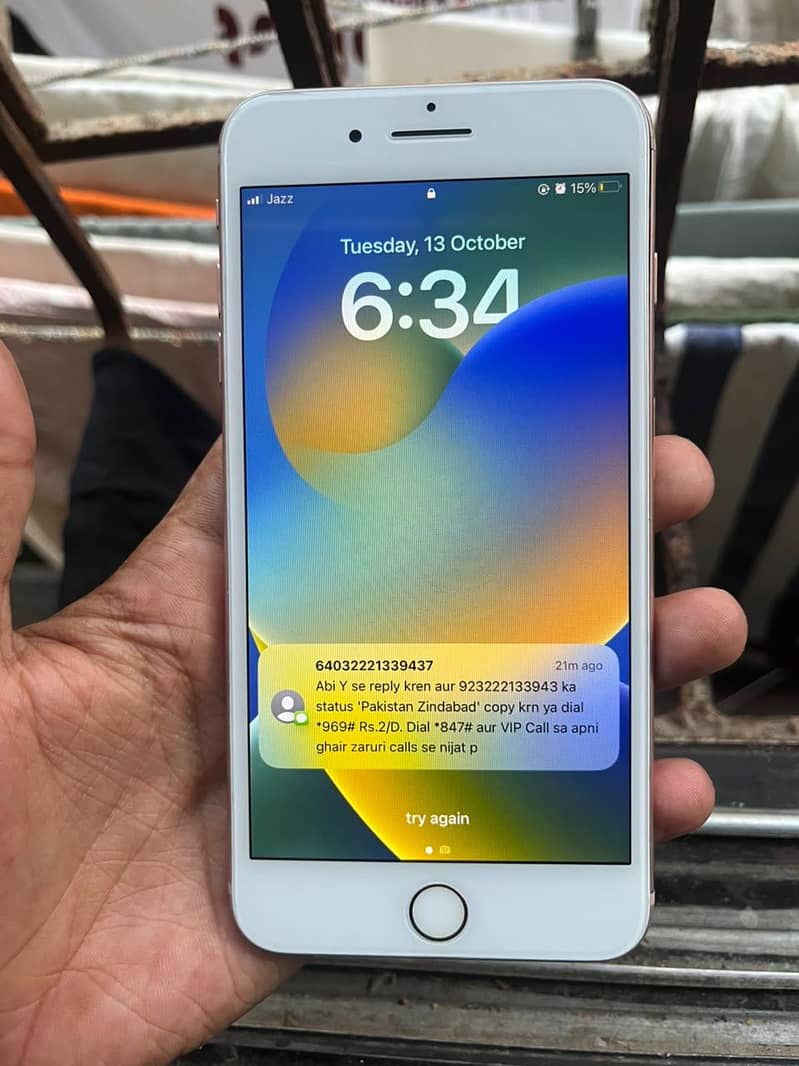 Apple iPhone 8 Plus 4