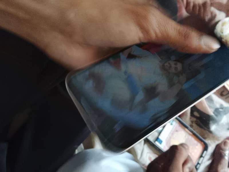 Apple iPhone 13 4