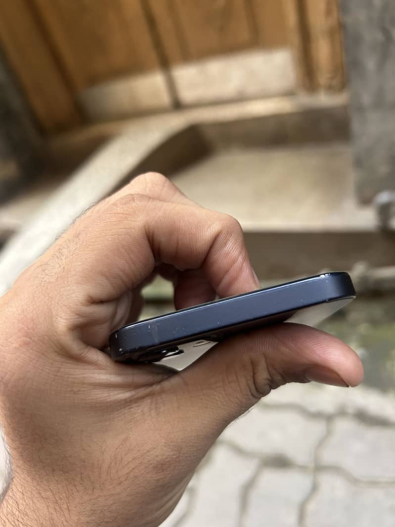 Apple iPhone 12 3