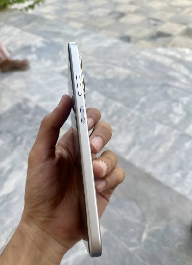 Itel 200 2