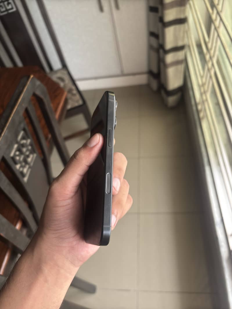 Iphone 16 pro jv 4