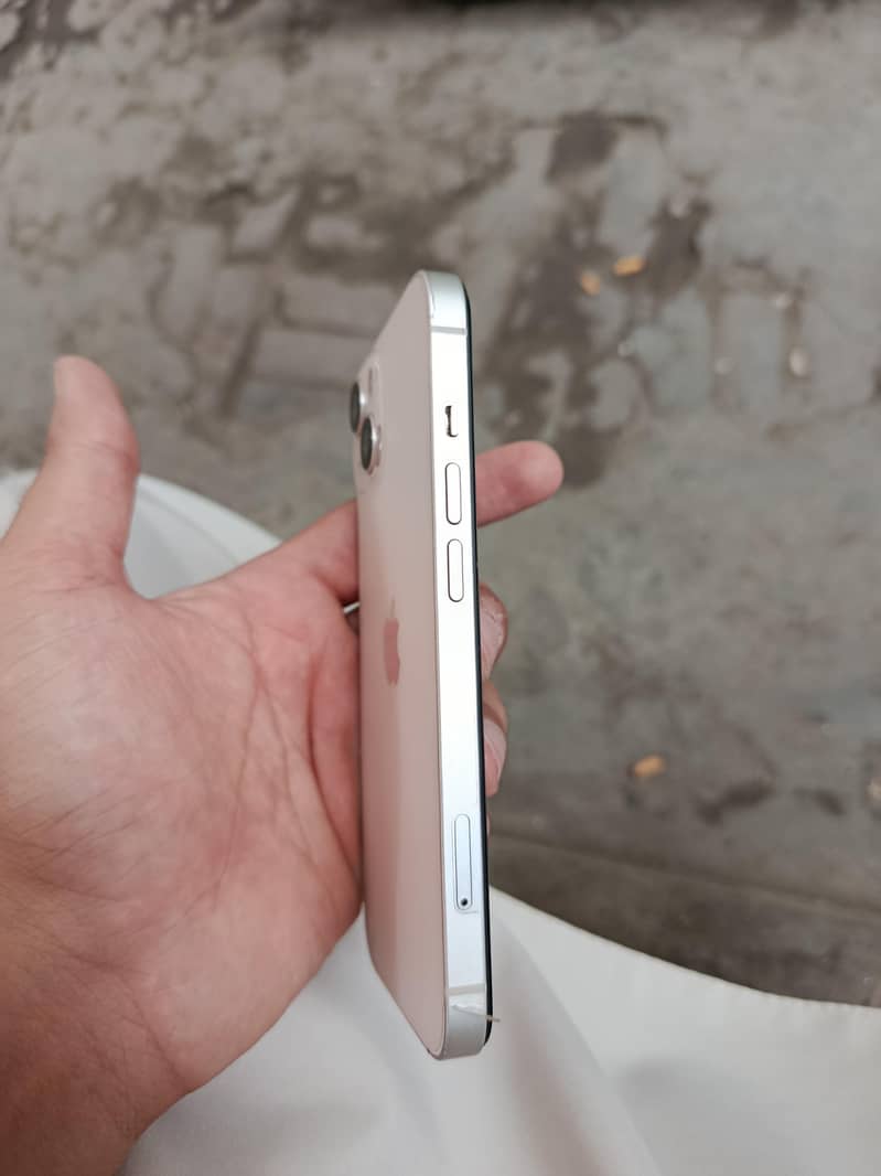 Apple iPhone 13 1