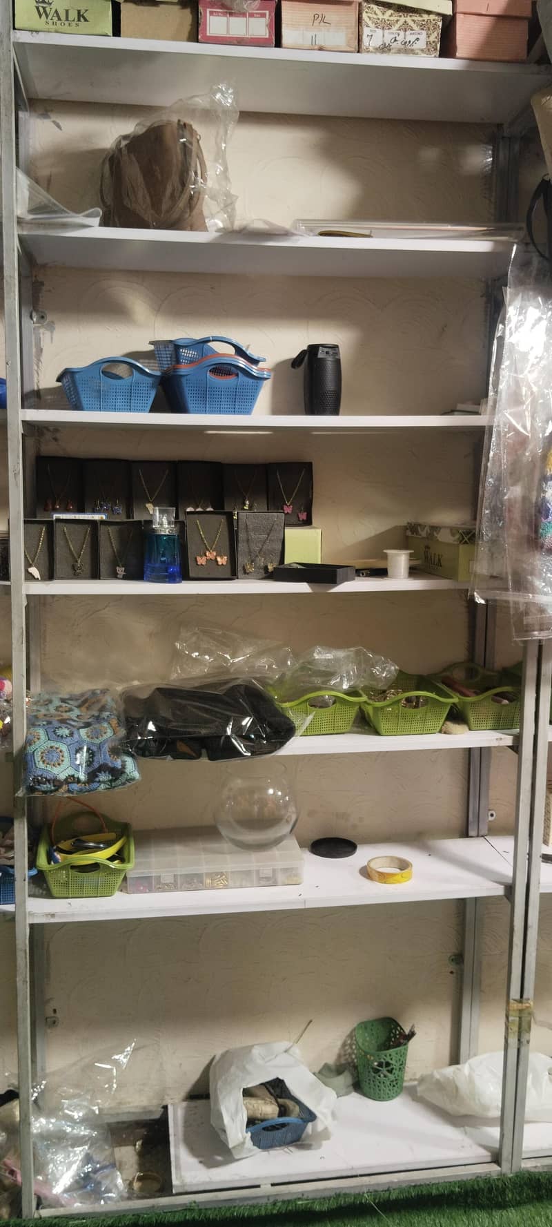 shop stand 1