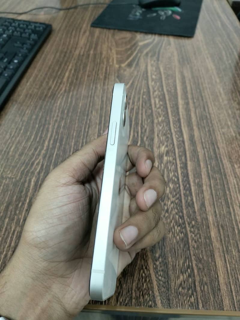 Apple iPhone 12 1