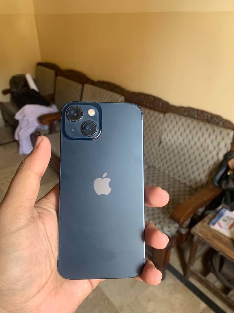 Apple iPhone 13 0