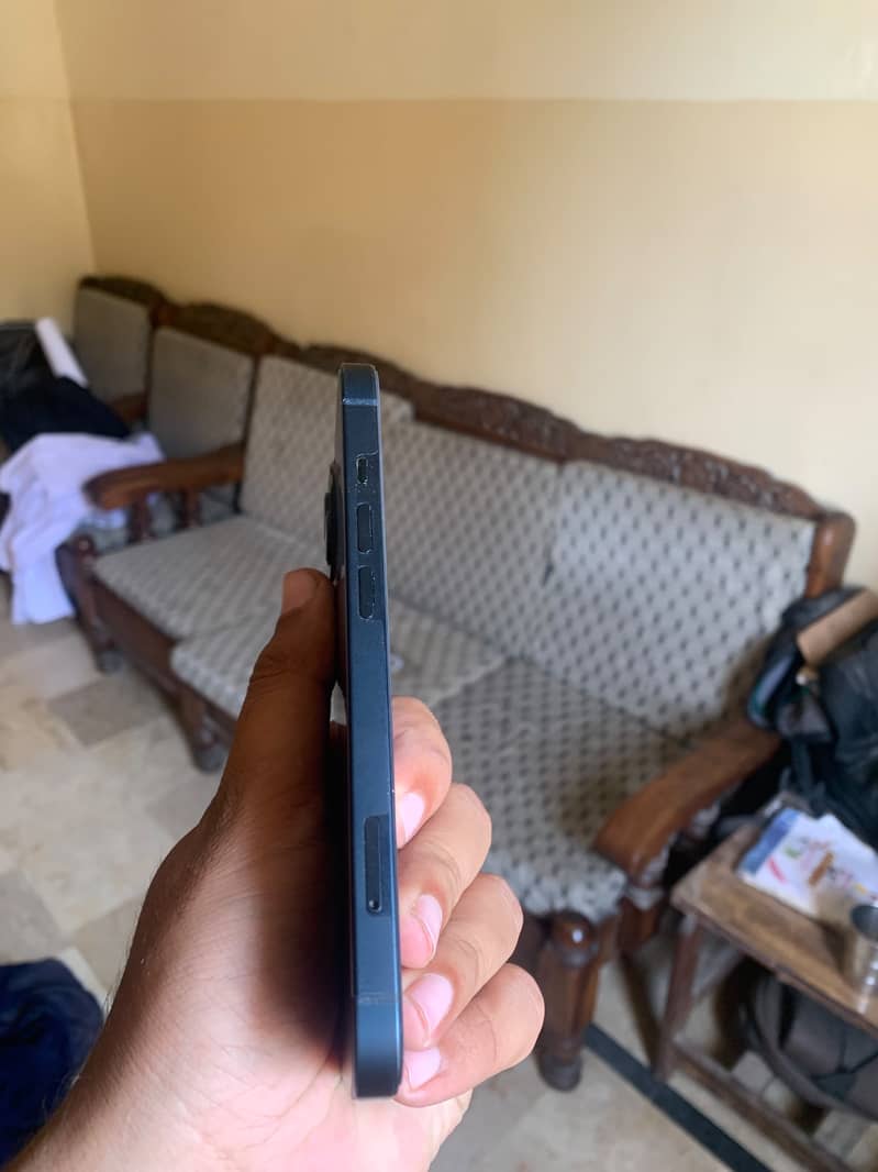Apple iPhone 13 1