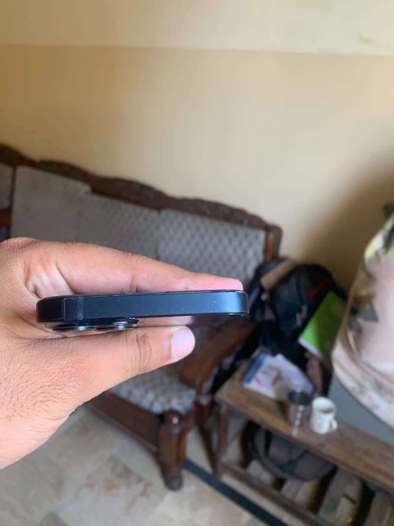 Apple iPhone 13 6