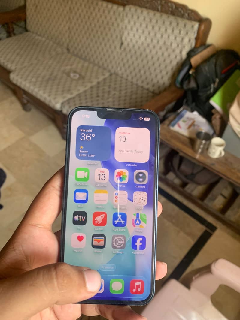 Apple iPhone 13 7
