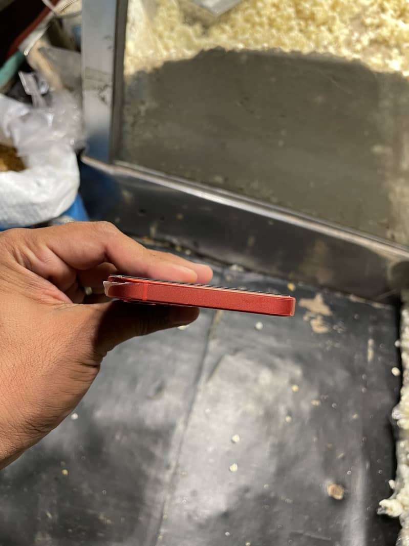 Apple iPhone 12 4