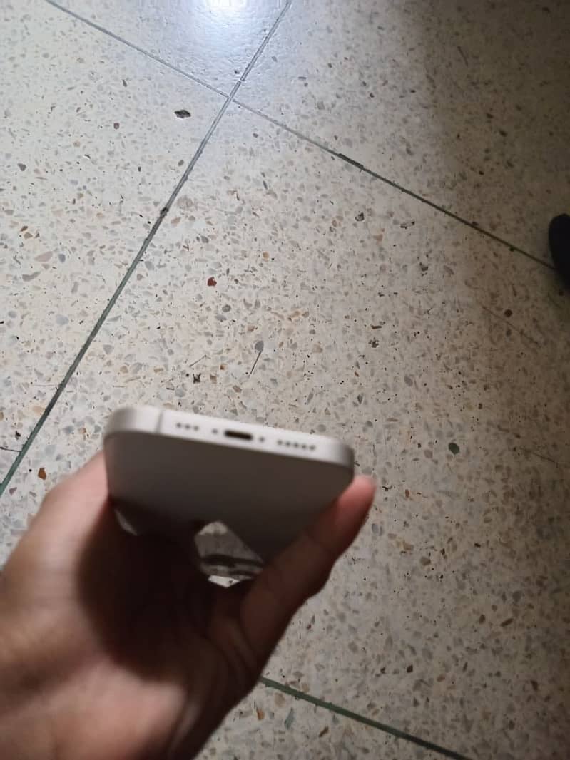 Apple iPhone 13 3