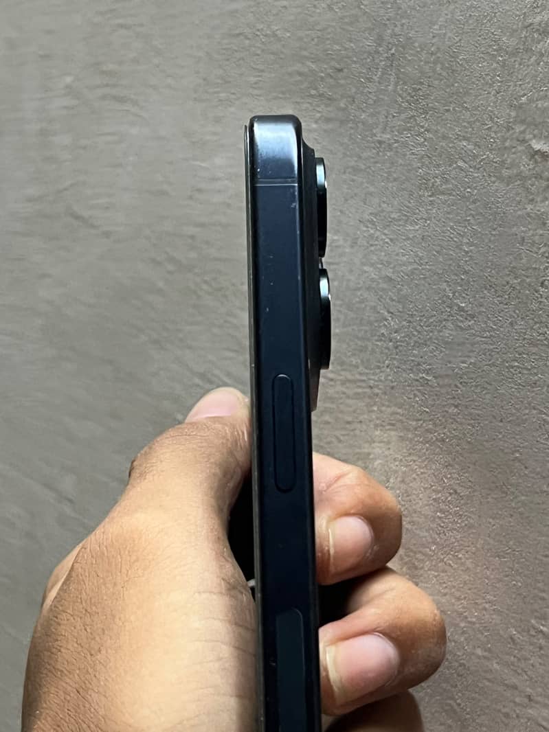 Apple iPhone 15 Pro 1